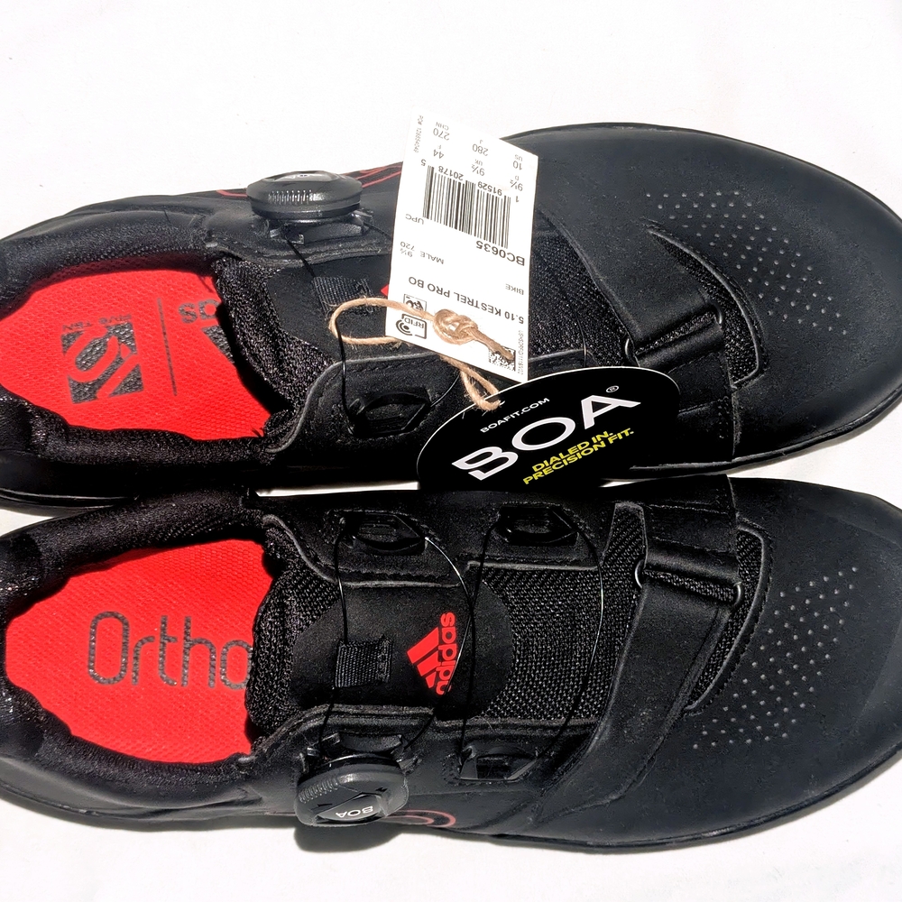Adidas Black Cycling Shoes with Red Highlights - Picture 5 of 7